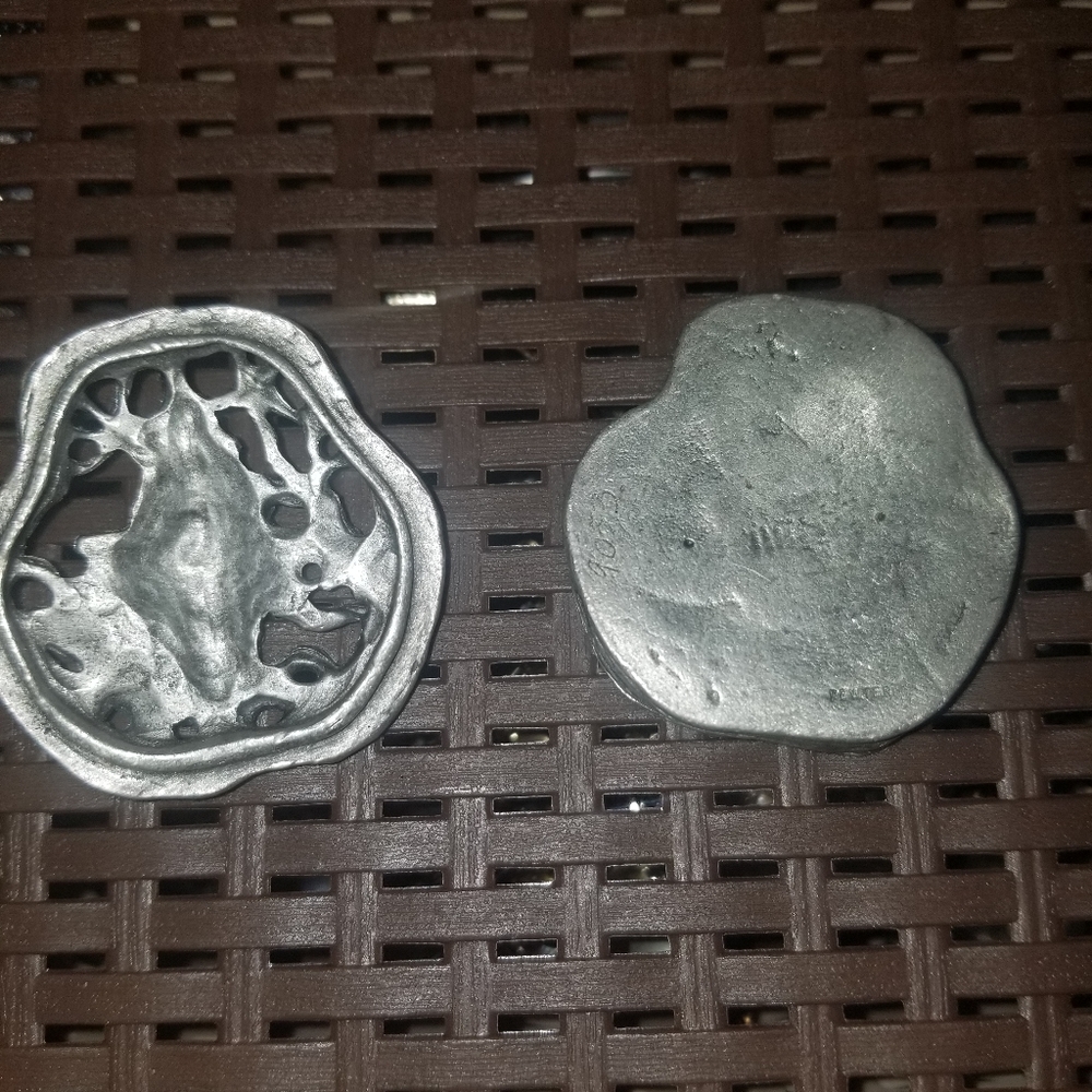 Silver box - Picture 2 of 3